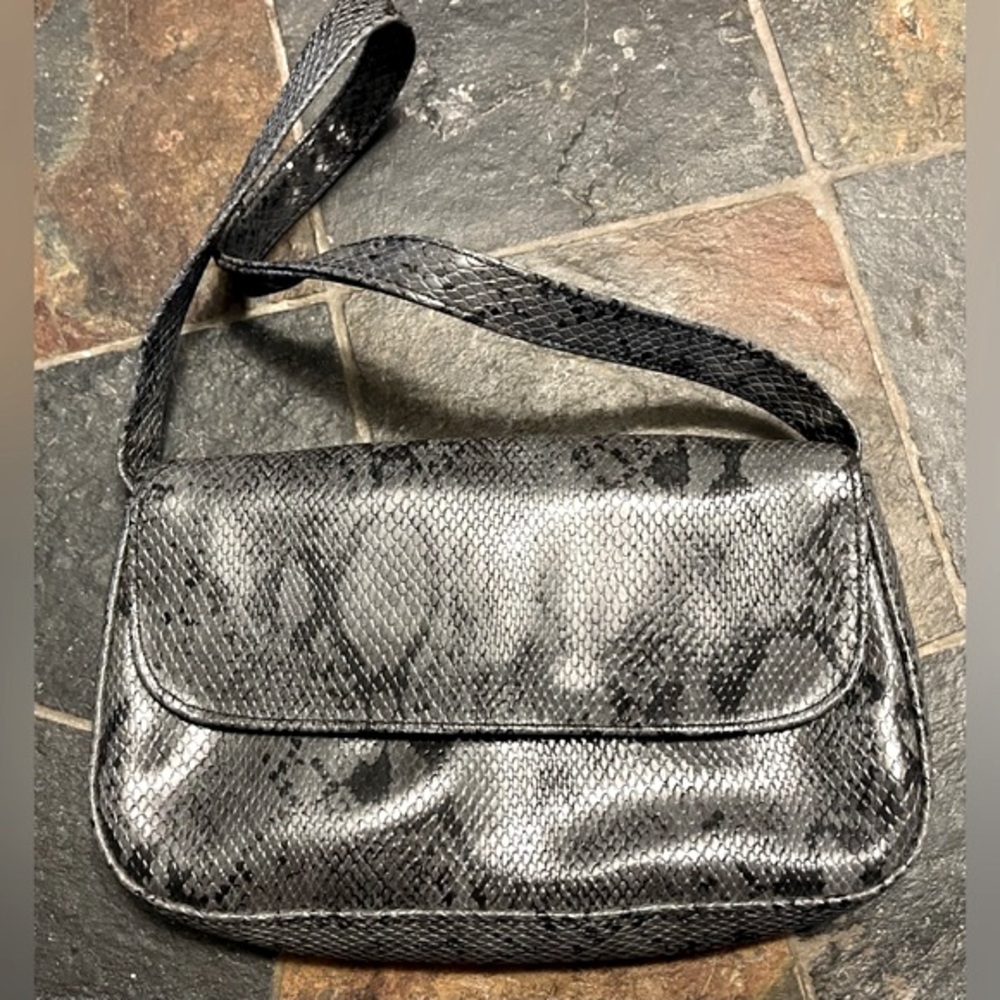 Small Black And Grey Snakeskin Pattern Purse